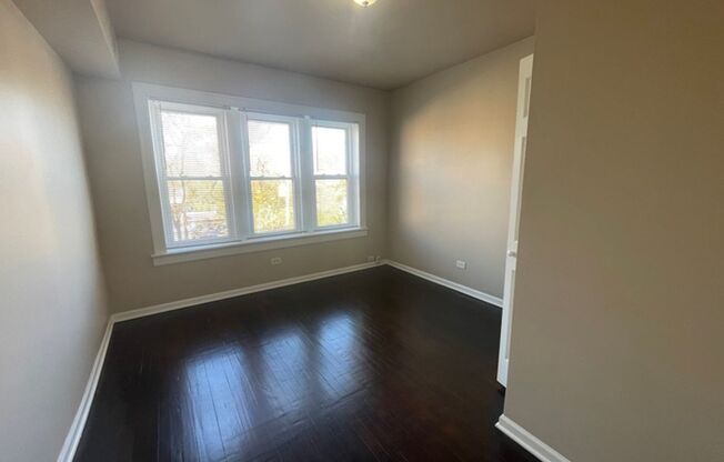 2 beds, 1 bath, $1,350, Unit 2648 # 5