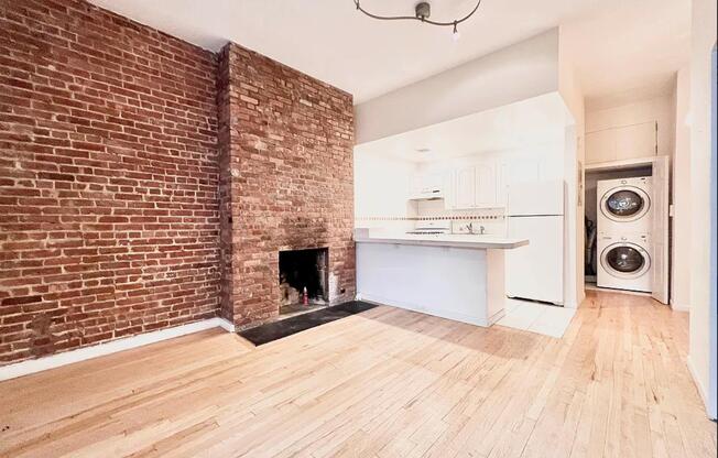 53 W 94 ST