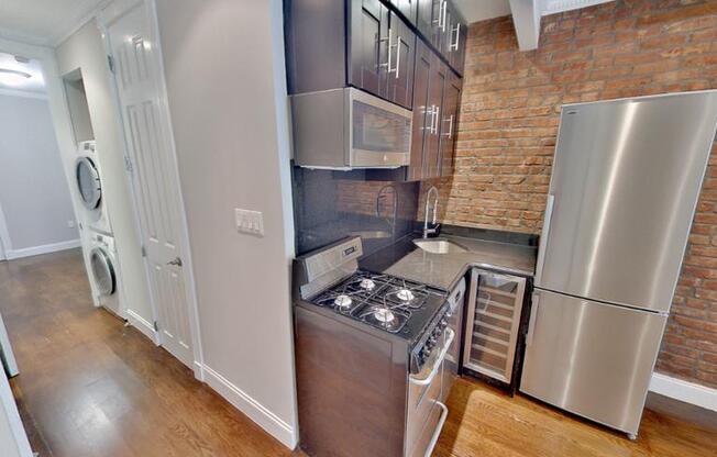 2 beds, 1 bath, $3,995, Unit 2FE