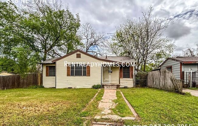 818 NE 17 ST
