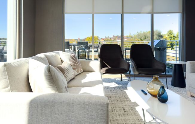 1 bed, 1 bath, $2,800, Unit 214