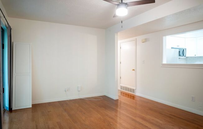 Lots of new stuff!! Top Floor Provo Apartment w private balcony