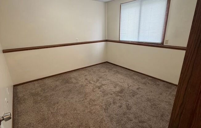 2 beds, 1 bath, 800 sqft, $1,145, Unit 1921-B