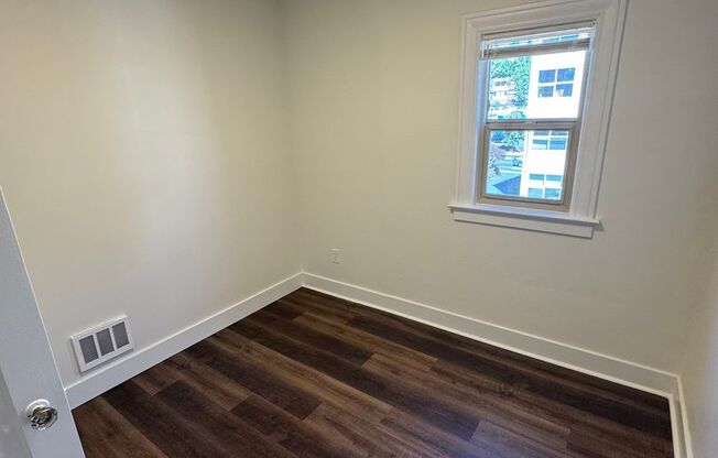 2 beds, 1 bath, 685 sqft, $1,920, Unit 424