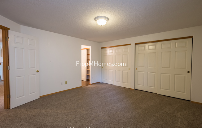 3 beds, 2 baths, $2,429