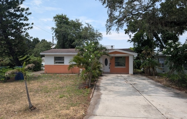 4223 W LAUREL ST