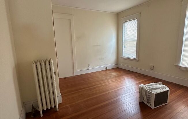 1 bed, 1 bath, $1,000, Unit 1C