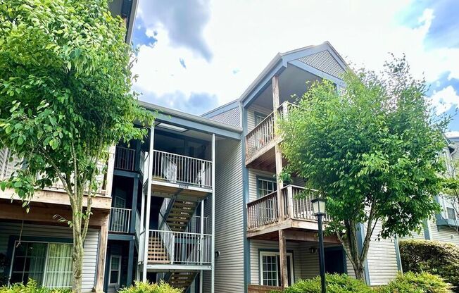 6908 VICTORIA DR