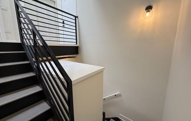 1 bed, 1.5 baths, 689 sqft, $3,395, Unit 209