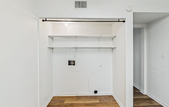 2 beds, 1 bath, 900 sqft, $1,029, Unit 4209-4