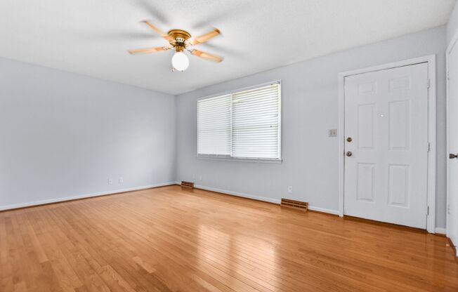 Pet Friendly Four Bedroom with Basement!