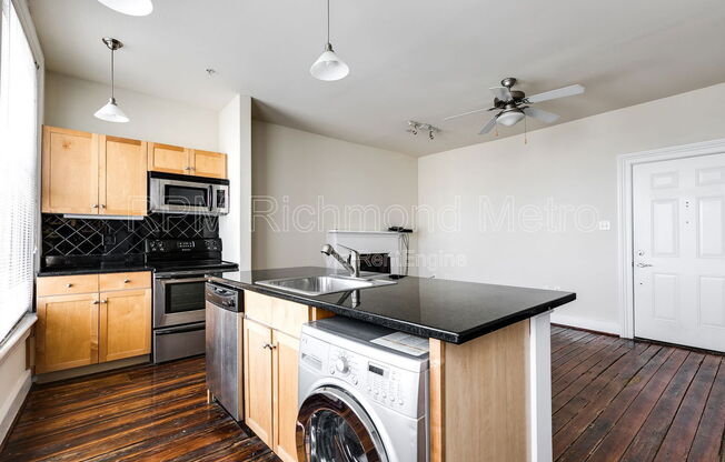 1 bed, 1 bath, 719 sqft, $1,220, Unit 203