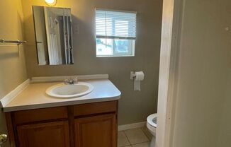 2 beds, 1 bath, $1,400, Unit 3