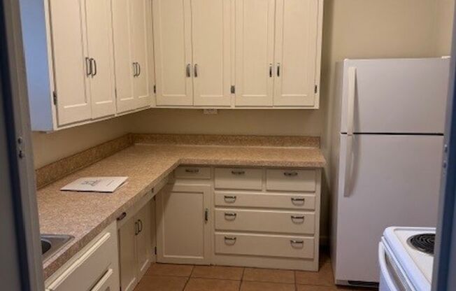 2 beds, 1 bath, 778 sqft, $1,495, Unit 00 - 10552A