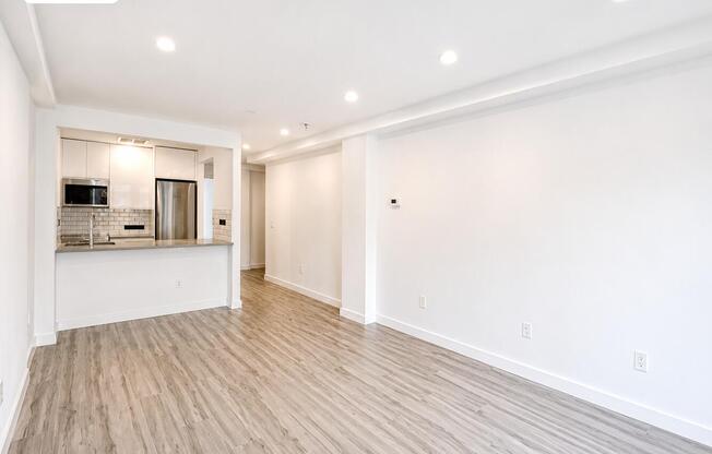 152 W 140 ST