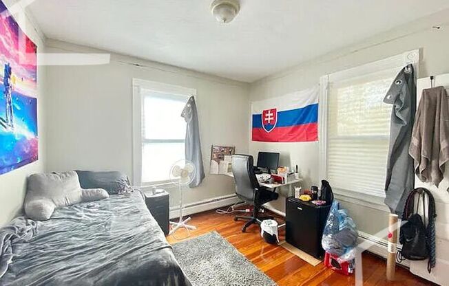 NO FEE on this Affordable Mission Hill Gem!  Sunny & Spacious, Great for NEU students!  Parking Avail
