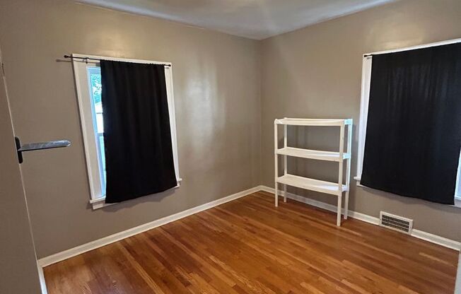 4703 Stickney