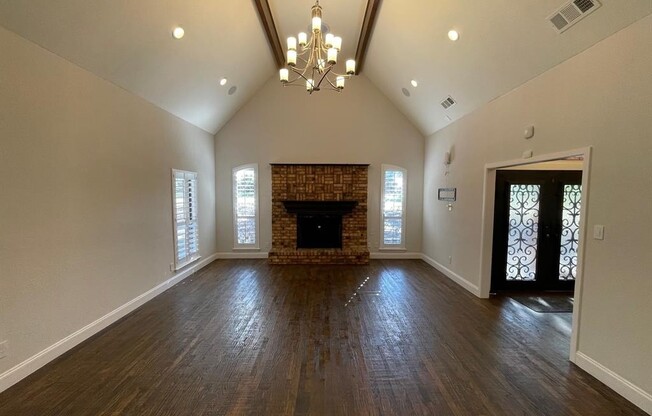 1022 ALAMO DR