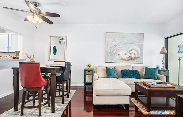 803 RIV PT DR