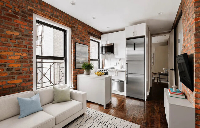 2 beds, 1 bath, $5,995, Unit 2F