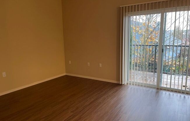 2 beds, 1 bath, 832 sqft, $1,450, Unit 2850-302