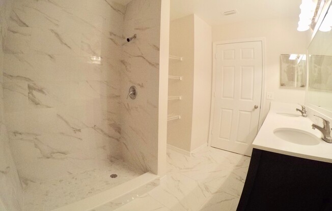 2 beds, 2 baths, 1,600 sqft, $2,100, Unit F-2