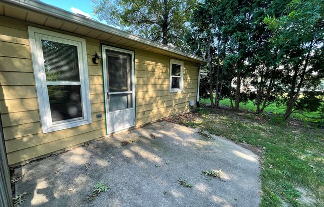 2 beds, 1 bath, $1,195