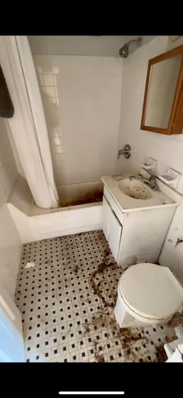 210 W 251 ST