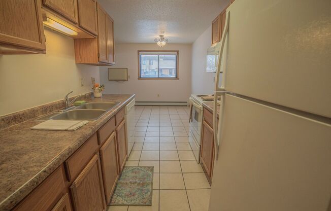 3 beds, 1 bath, 1,025 sqft, $955, Unit 3100-101