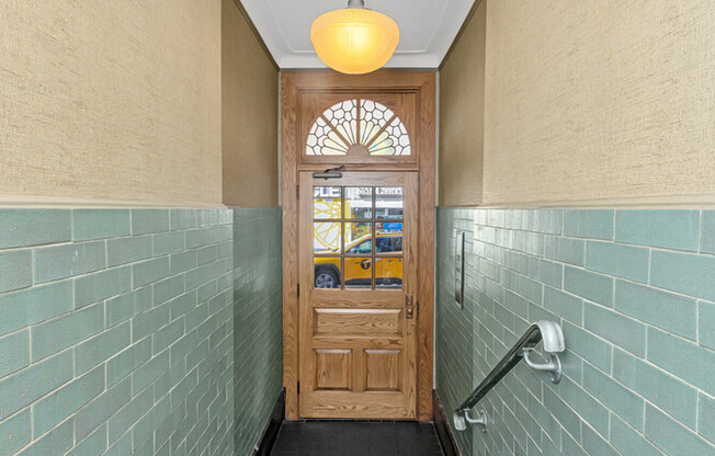233 E 54 ST