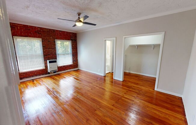 Studio, 1 bath, 450 sqft, $1,395, Unit 304