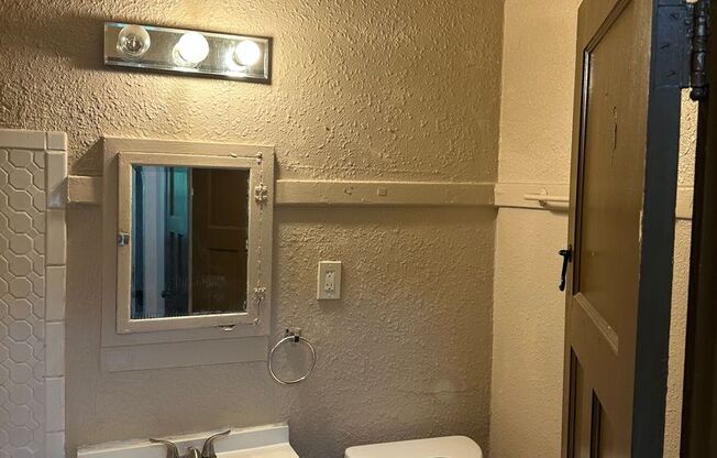 2-Bedroom Apartment for Rent – $845 – Includes Appliances