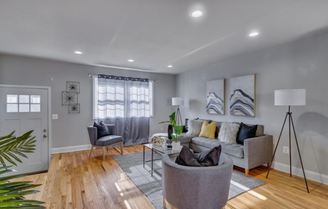 2 Bedroom House Available With 2 car parking Northern Liberties