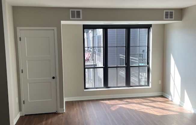1 bed, 1 bath, 956 sqft, $2,845, Unit 404