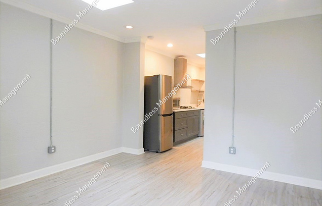 712 HIGHLAND AVE NE