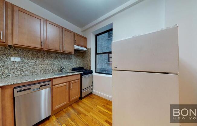 2 beds, 1 bath, $4,250, Unit 307