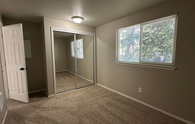 3 beds, 1 bath, 1,040 sqft, $1,525, Unit 66