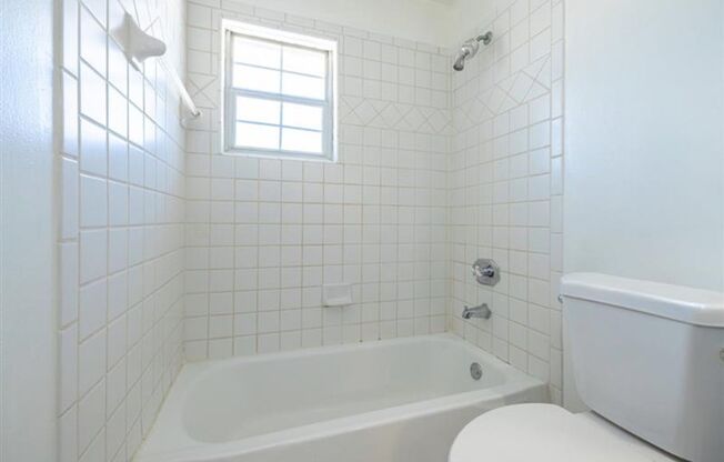 2 beds, 1 bath, 950 sqft, $1,295, Unit 10