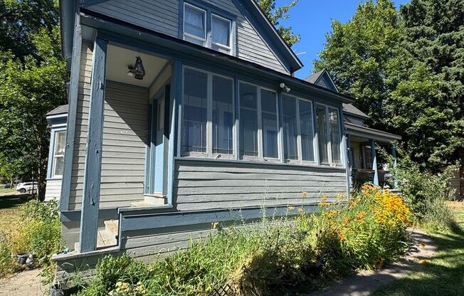 402 N Anderson