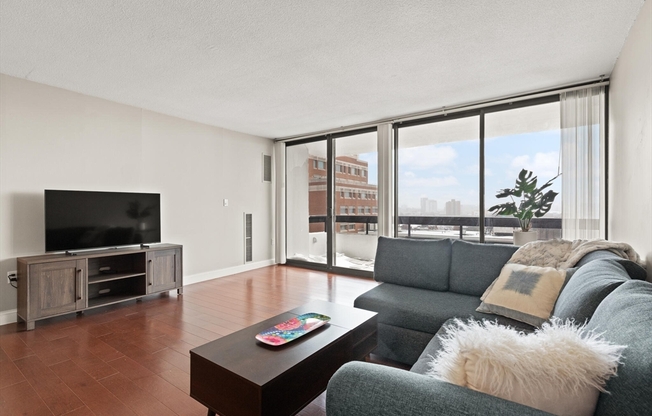 566 Commonwealth Ave