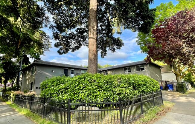 1626-1646 SE Ash St. Portland, OR 97214