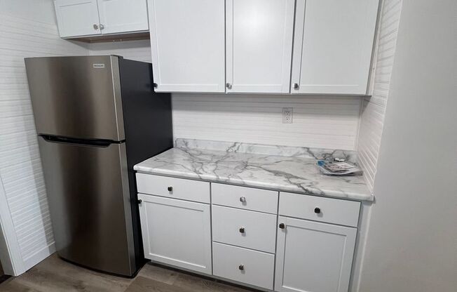 2 beds, 1 bath, $1,200