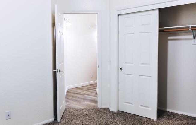 3 beds, 2 baths, 1,213 sqft, $1,900