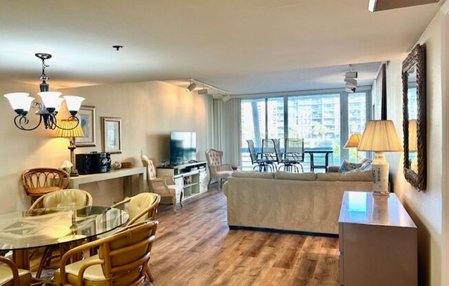 2026 BEACH RENTAL- 2/2 Condo WITH PRIVATE ENTRY - BEACH PLACE - STEPS THE BEACH!!