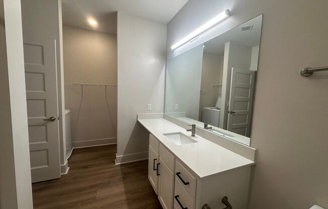 1 bed, 1 bath, 796 sqft, $1,925, Unit 119-A5