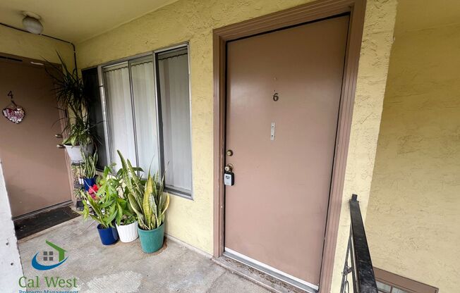 $1,995 - One Bedroom One Bath Apartment - Rose Garden Location!