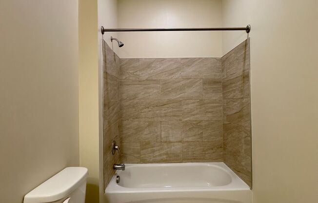 1 bed, 1 bath, 1,319 sqft, $1,450, Unit 415 Unit 102