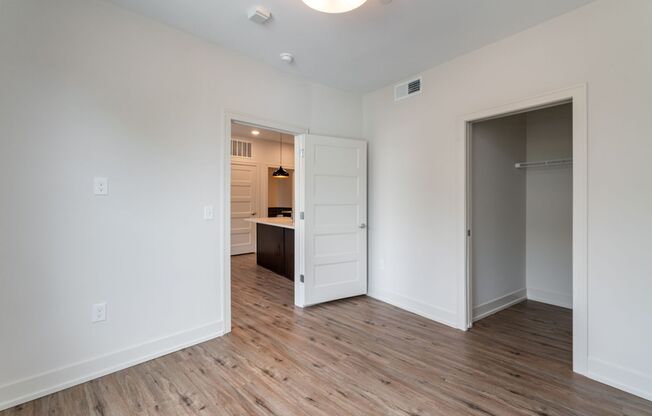 2 beds, 1 bath, $1,600, Unit 1050 N 4th St. Apt. 221