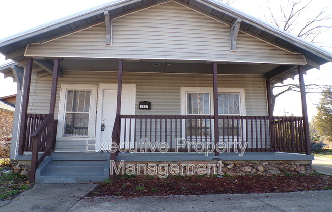 1337 WOODLAND AVE SW