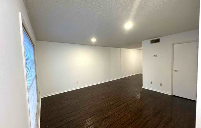 383 WESTCHESTER DR